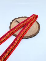 Cinta en lana bohemia de jacquard tejida a mano de 2,5 cm por metro - Andean Pérou Inka Craft - Patrones geométricos rojos - Image 2