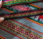 Cinta en lana bohemia de jacquard tejida a mano de 2,5 cm por metro - Andean Pérou Inca Craft - Patrones geométricos azules (Copy) - Image 4