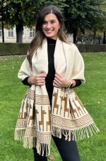 Beige Polar Cotton Shawl – The Warmth of Andean Heritage – Andean Essence Collection - Image 4