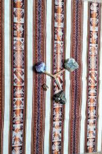Chinchero Earth Brown Mestana – Andean Ritual Cloth (Mestana • Missa • Mesa Andina) – 60 × 70 cm